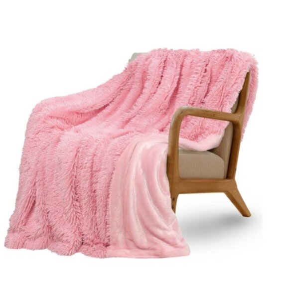 Super Fluffy Faux Fur Pink Throw NWT - Picture 1 of 4